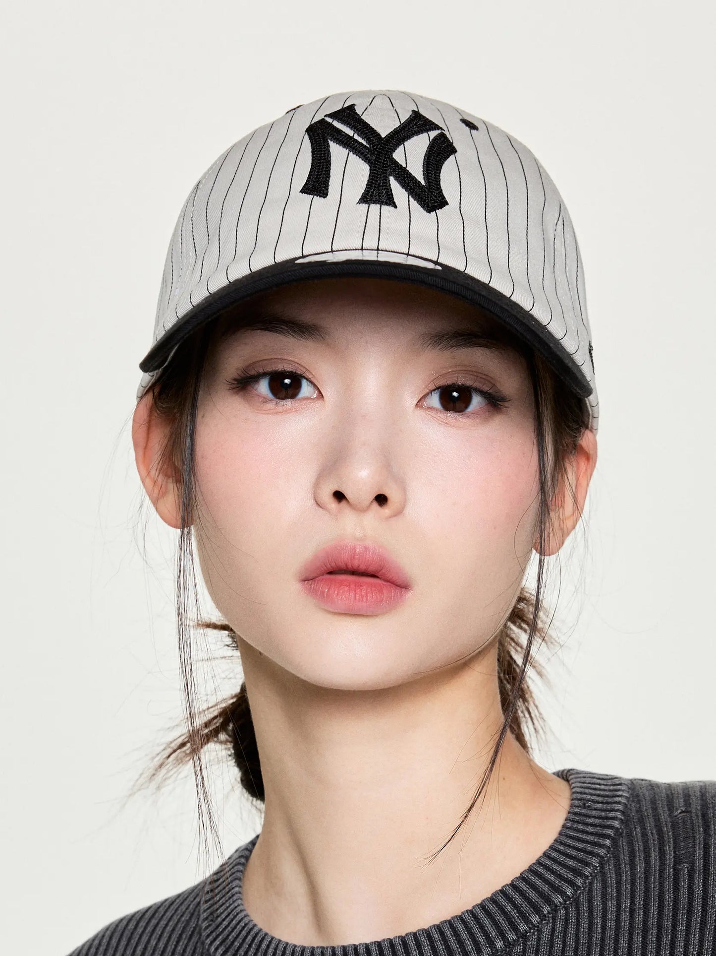 [Karina PICK] Signature Stripe Unstructured Ball Cap